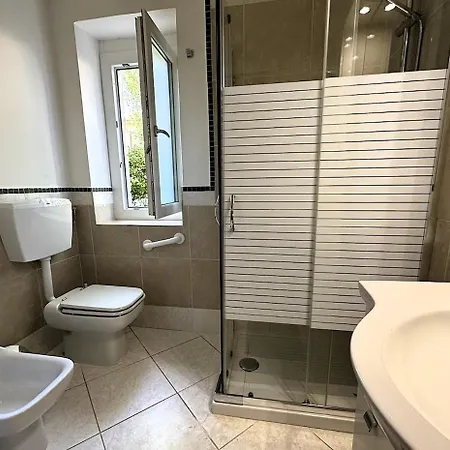 Nadia House - A Stone's Throw From The Sea! *