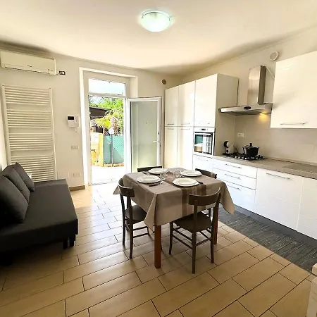 Nadia House - A Stone's Throw From The Sea! Apartament *