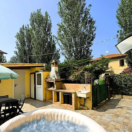 Nadia House - A Stone's Throw From The Sea! فانو