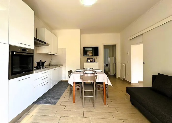 Nadia House - A Stone's Throw From The Sea! *